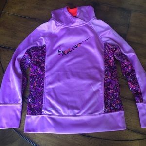 Therma fit girls Nike sweatshirt